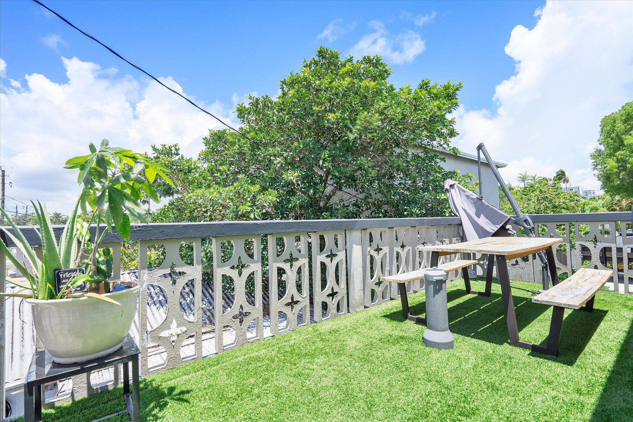 1638 Plunkett Street 2