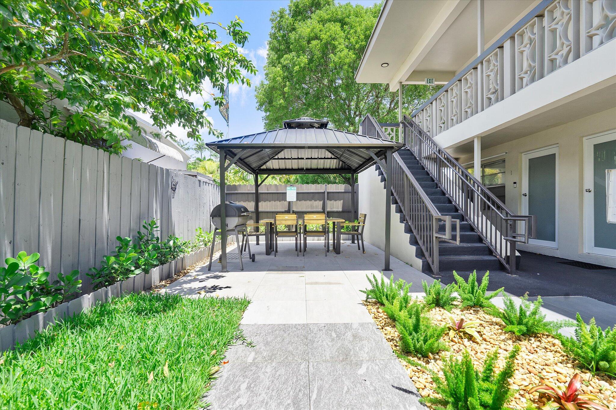 1638 Plunkett Street 2
