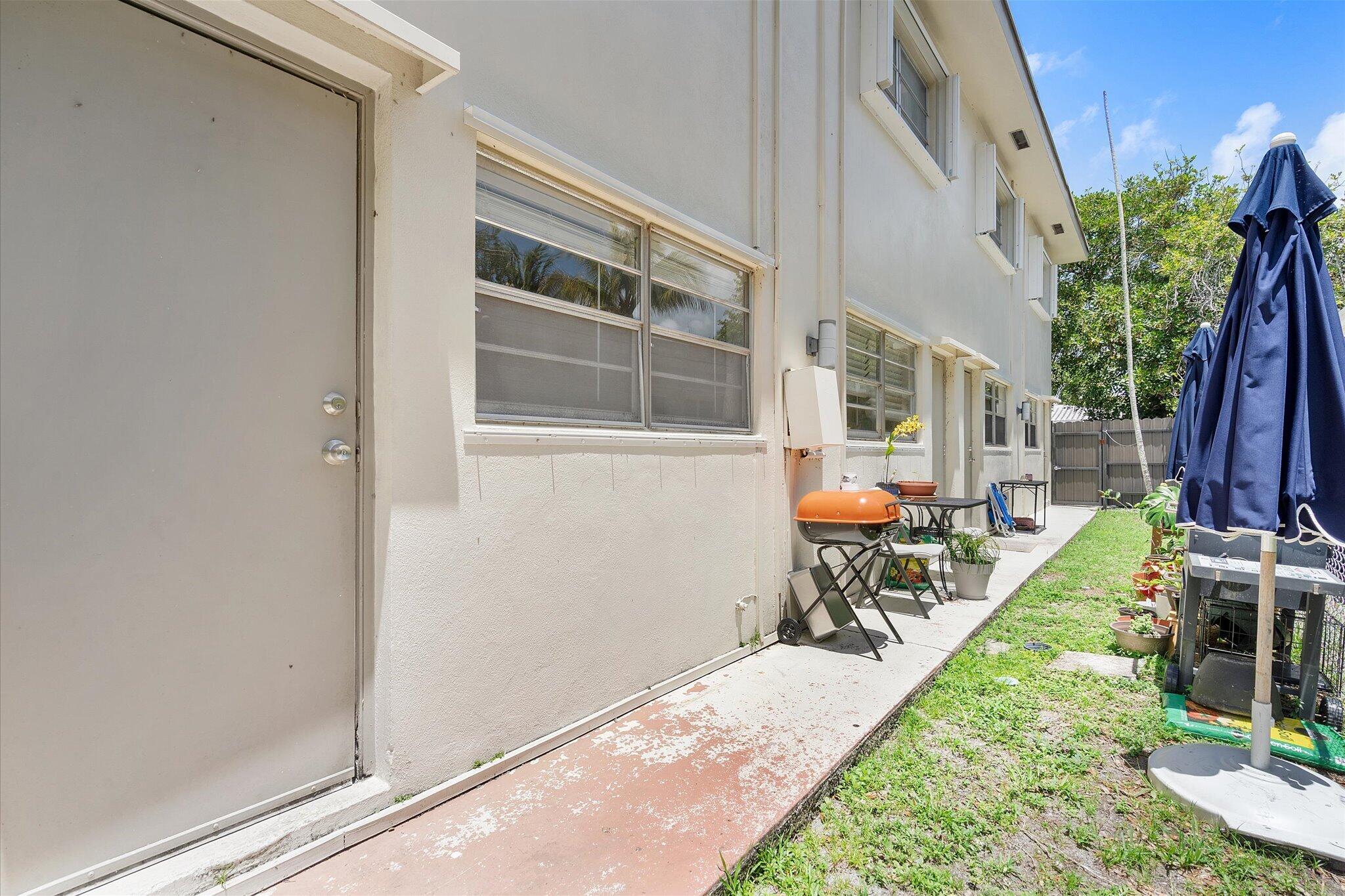 1638 Plunkett Street 2
