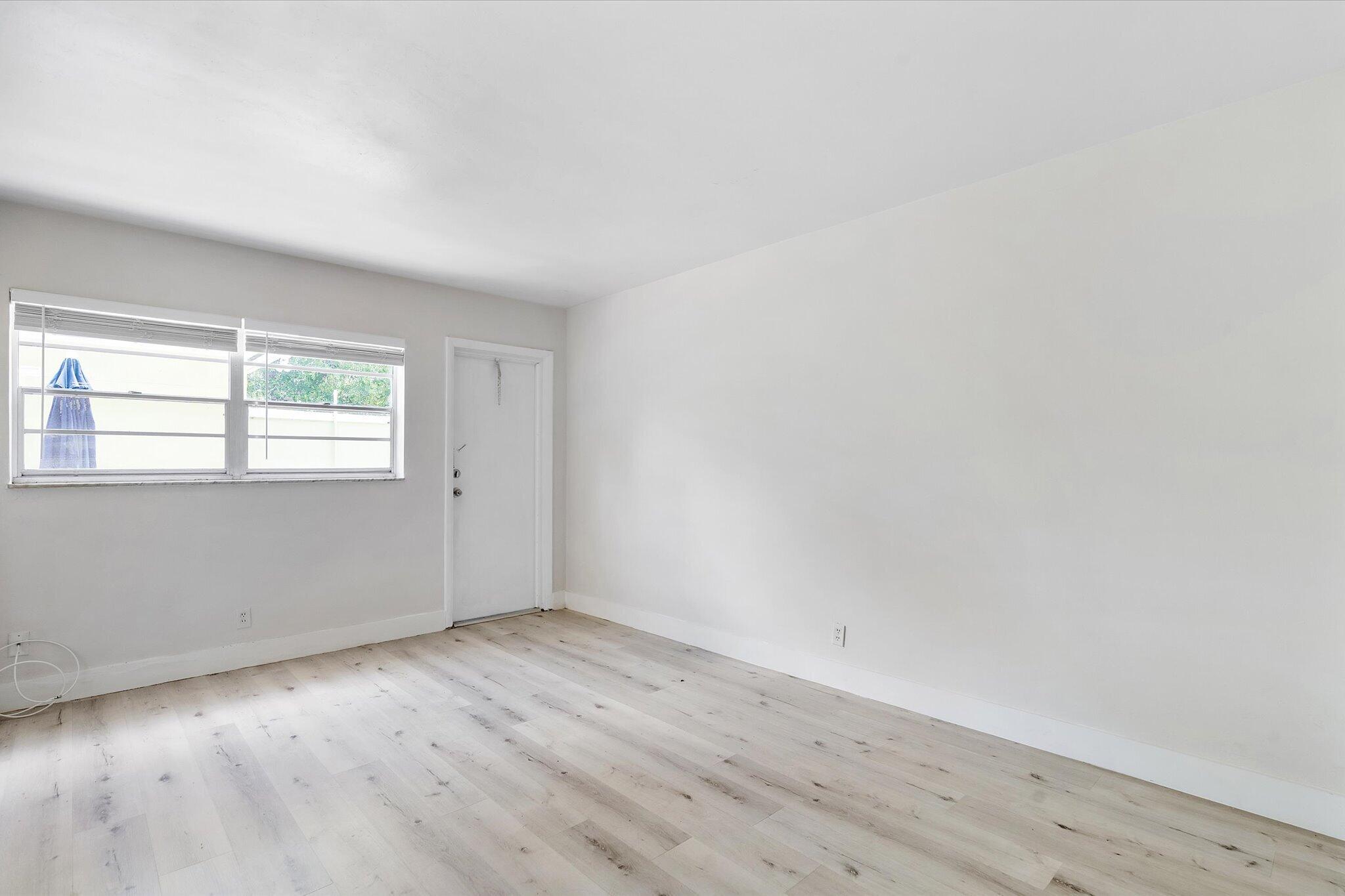 1638 Plunkett Street 2