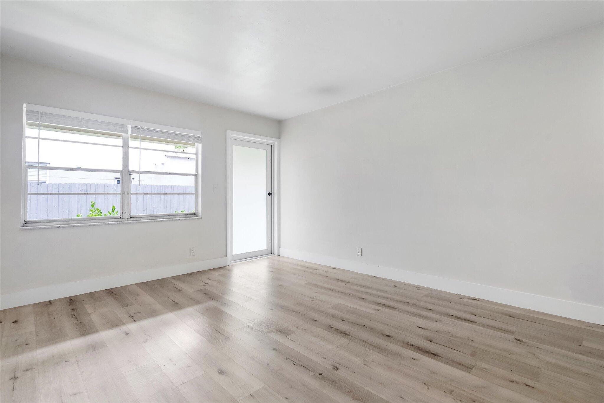 1638 Plunkett Street 2