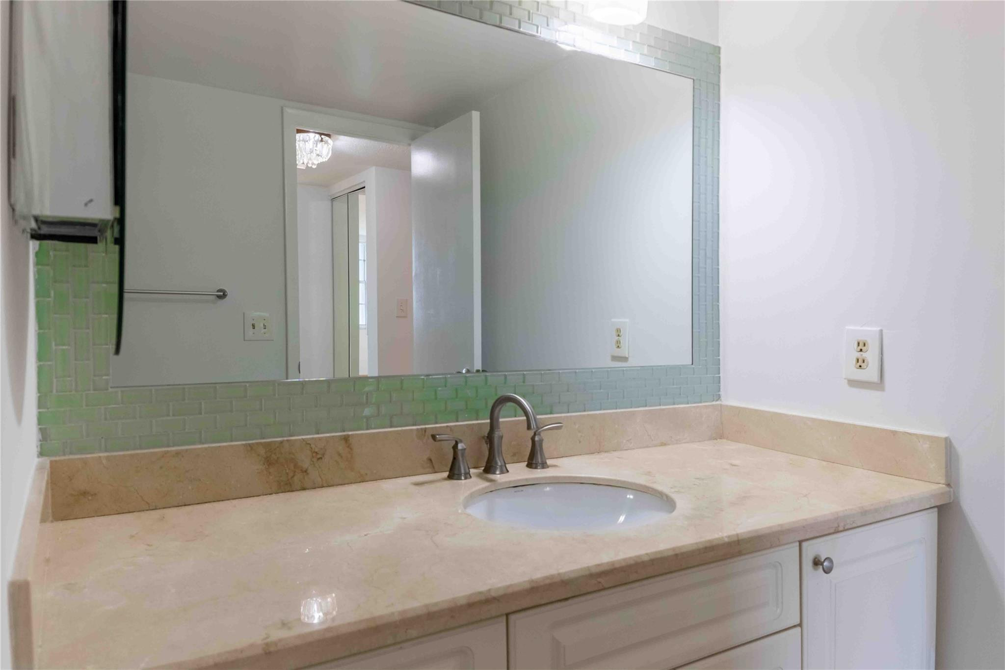 2851 NE 183rd Street 1411E