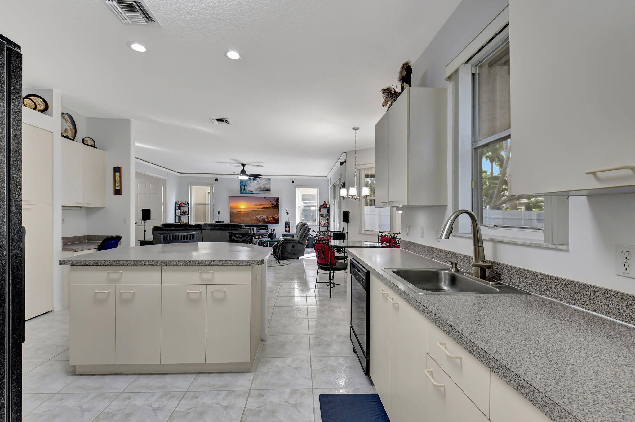 6526 Stonehurst Circle