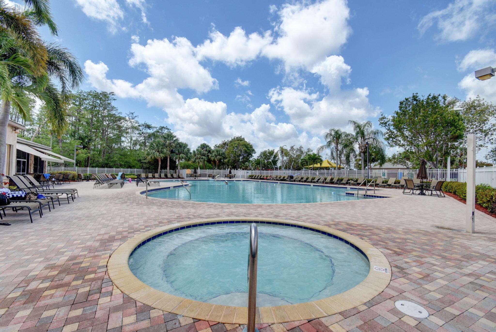 6526 Stonehurst Circle