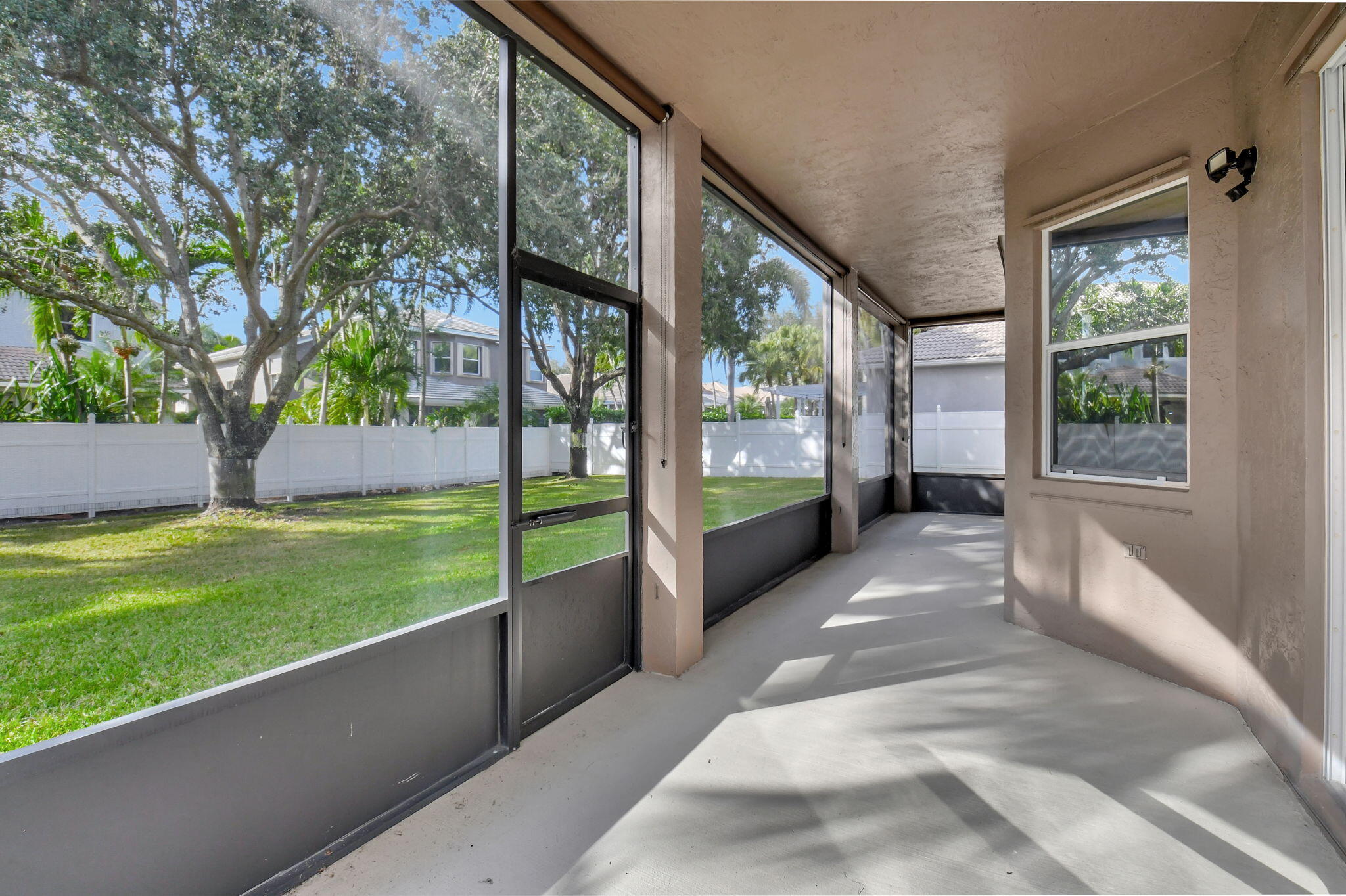 6526 Stonehurst Circle