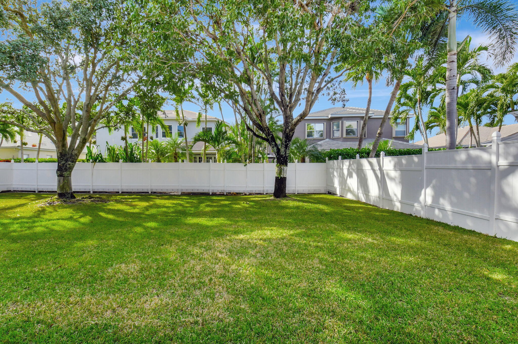 6526 Stonehurst Circle