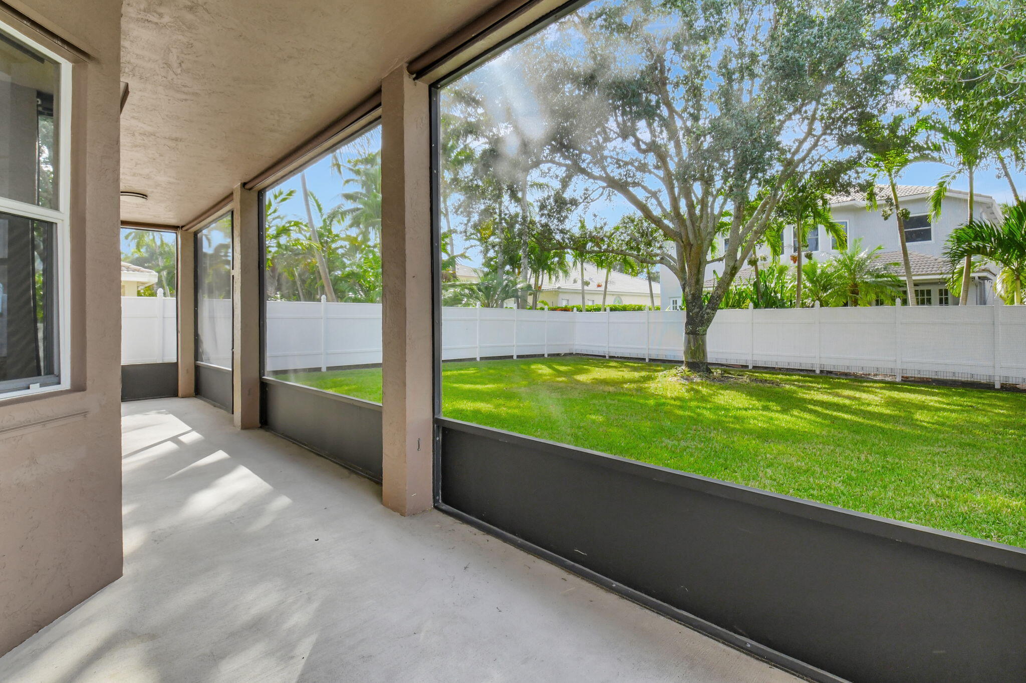 6526 Stonehurst Circle