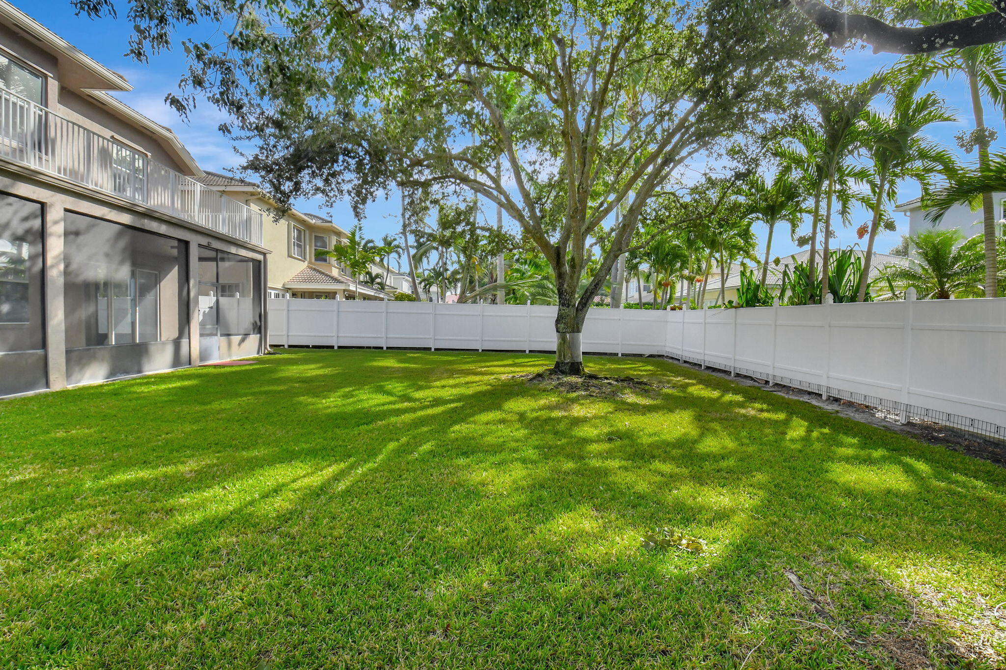 6526 Stonehurst Circle