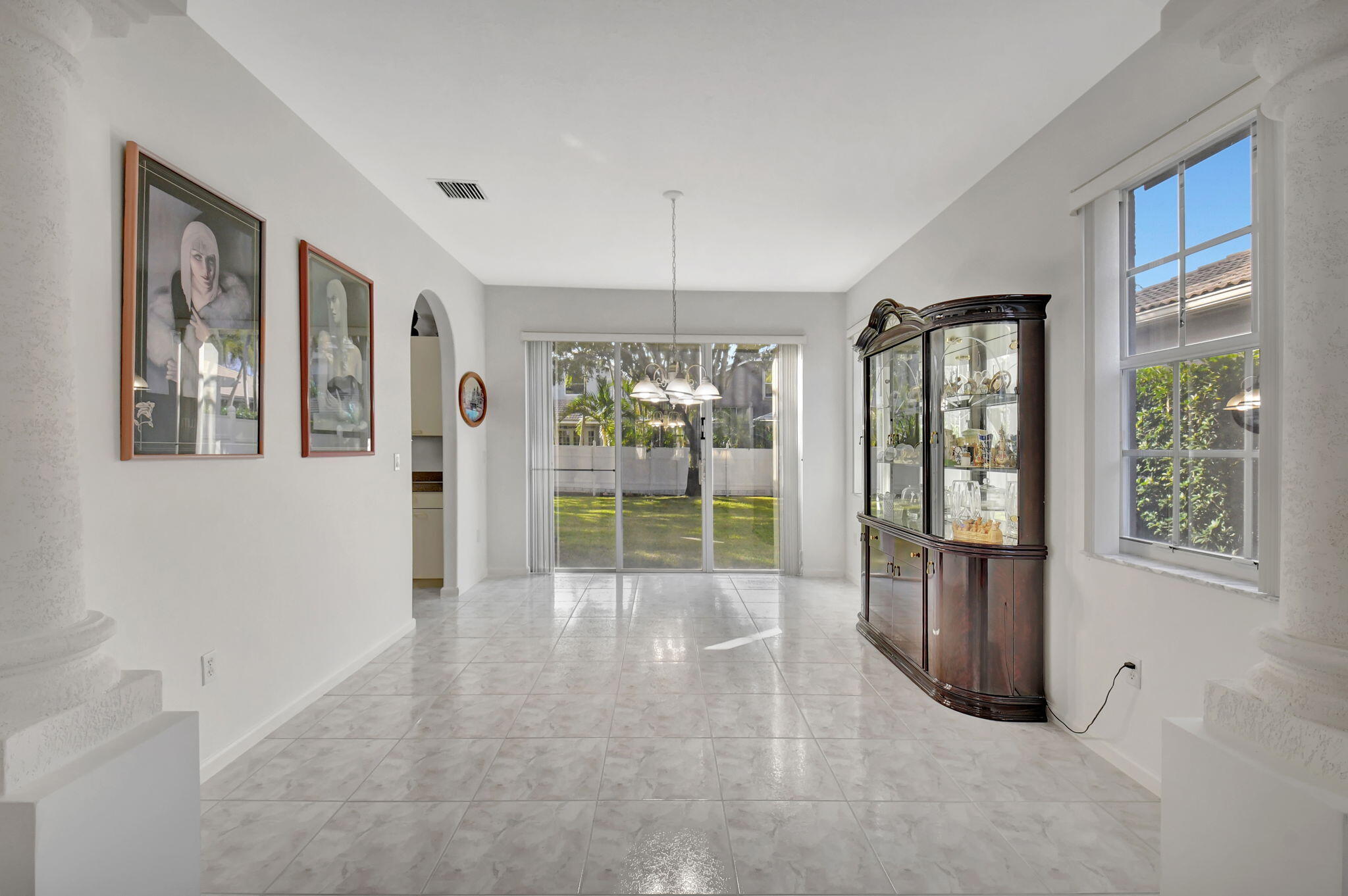 6526 Stonehurst Circle