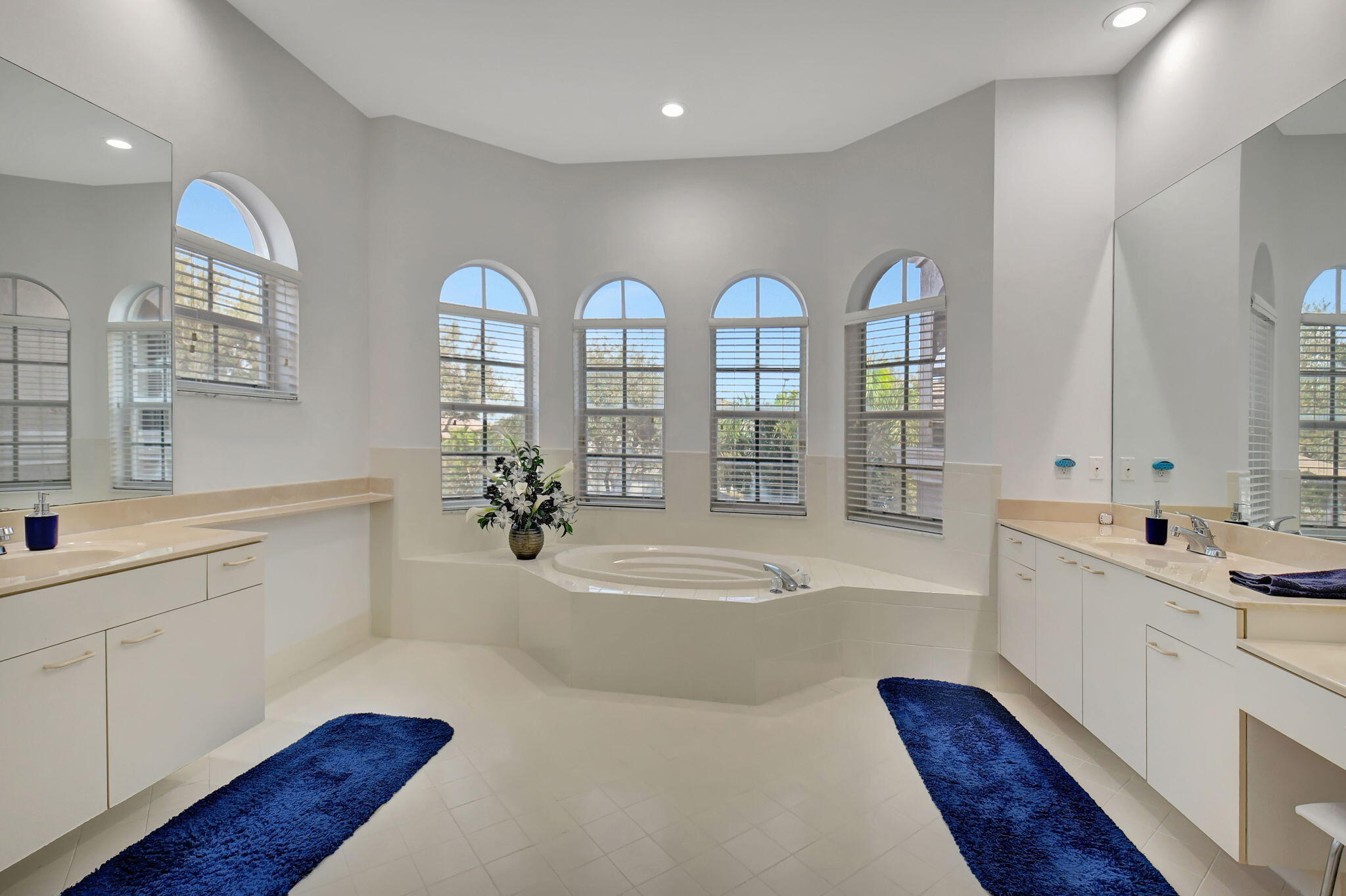 6526 Stonehurst Circle