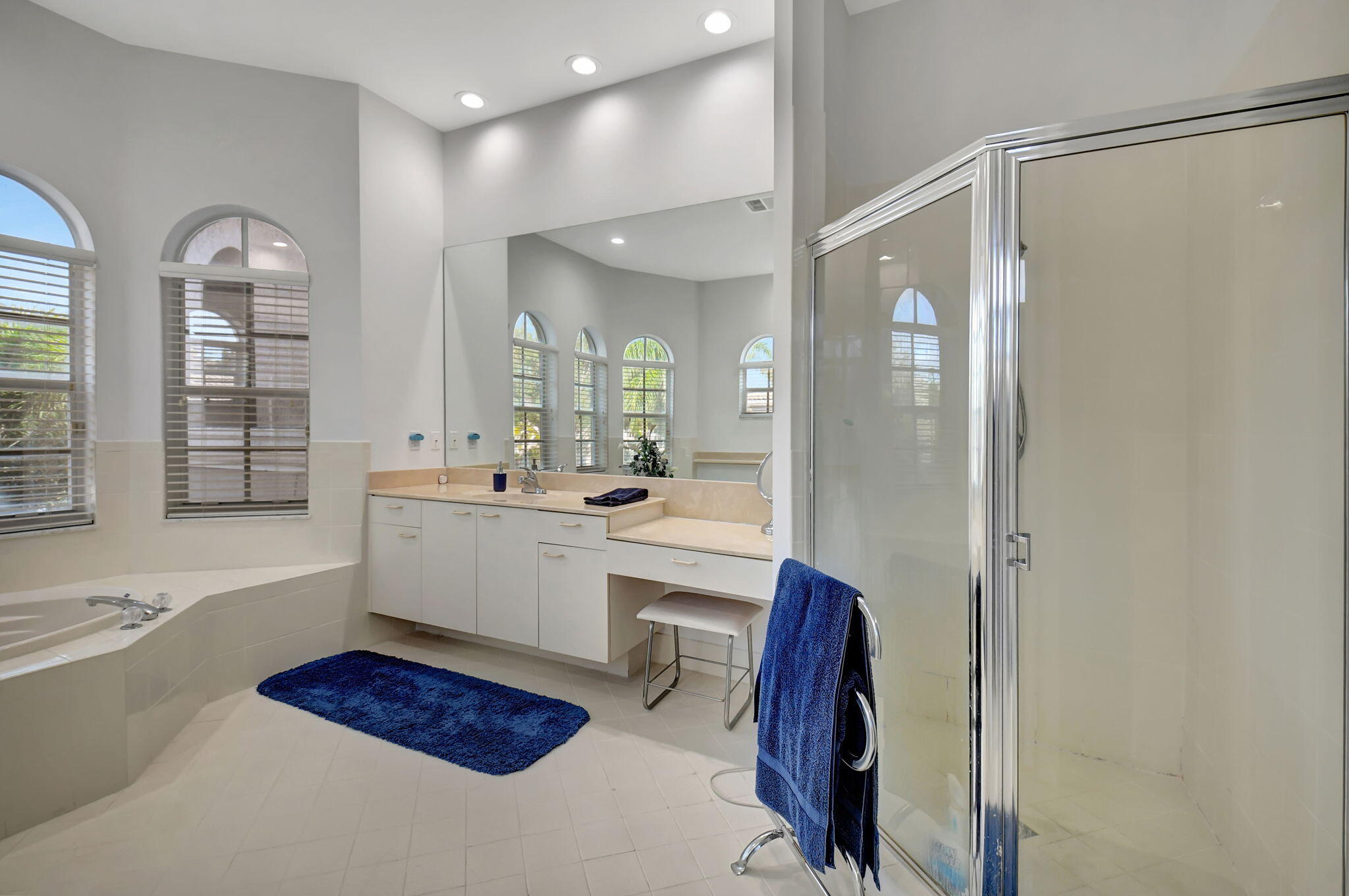 6526 Stonehurst Circle