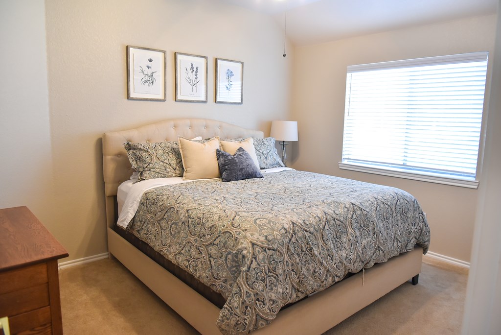 201 Bending Oaks Trail