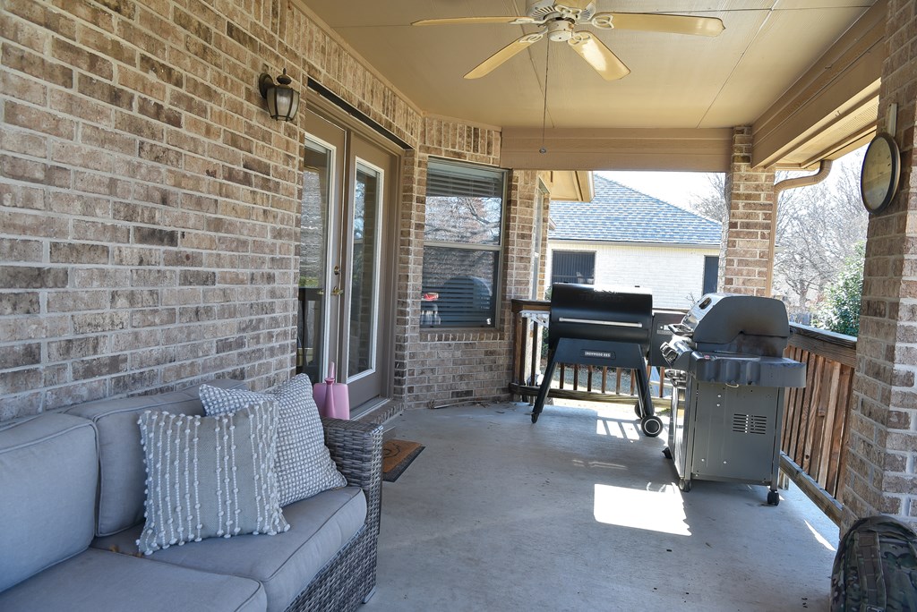 201 Bending Oaks Trail