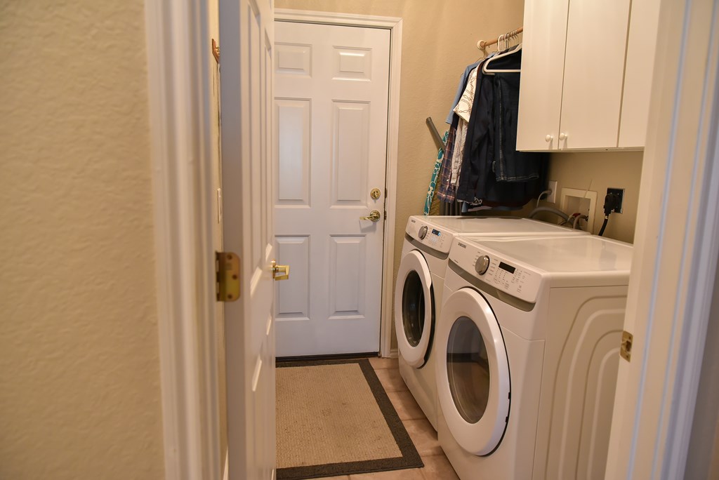 201 Bending Oaks Trail