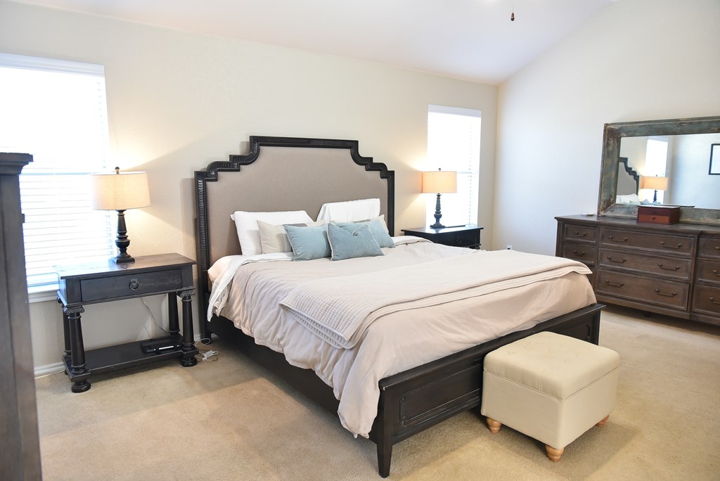 201 Bending Oaks Trail