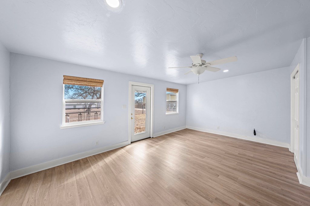1125 Knopp School Rd