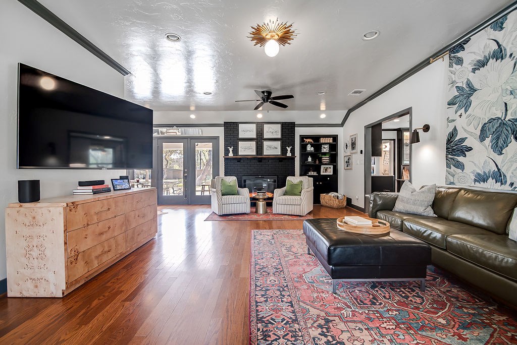 107 Glenwood Dr