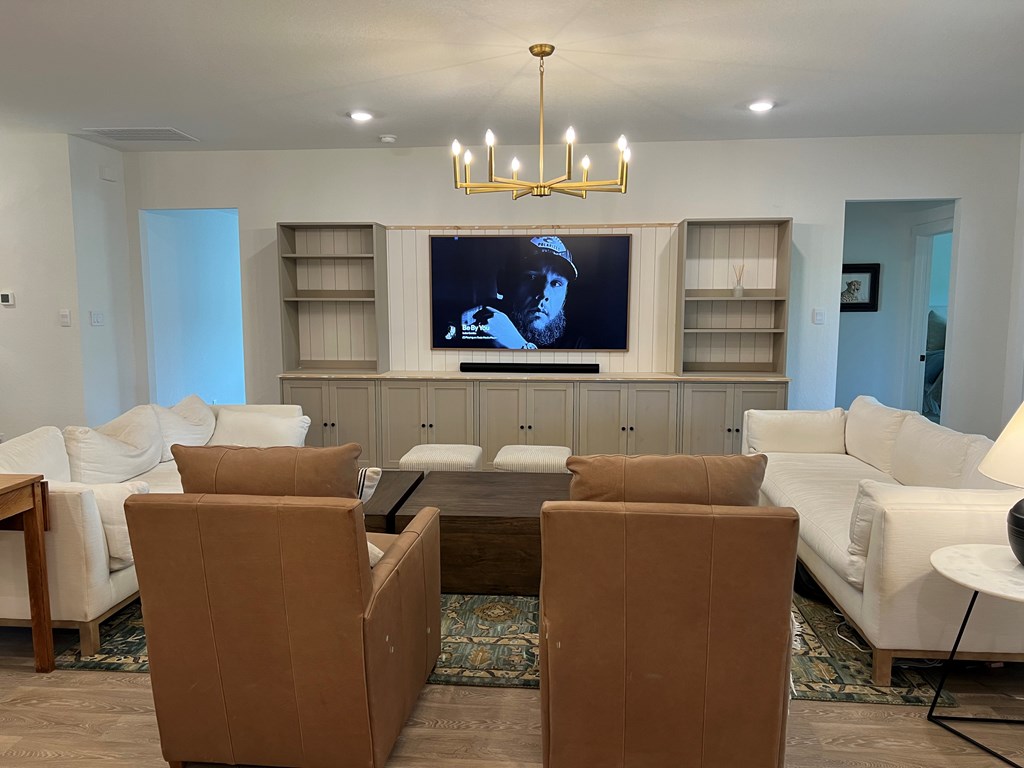 718 Tranquility Ln