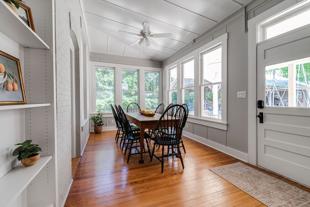 609 W Austin St