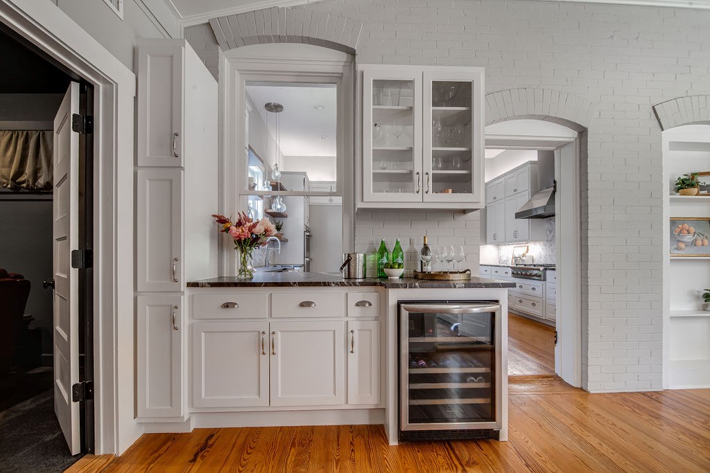 609 W Austin St