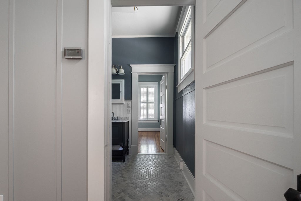 609 W Austin St