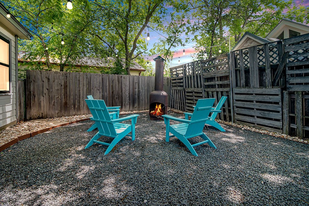 203 W Travis St