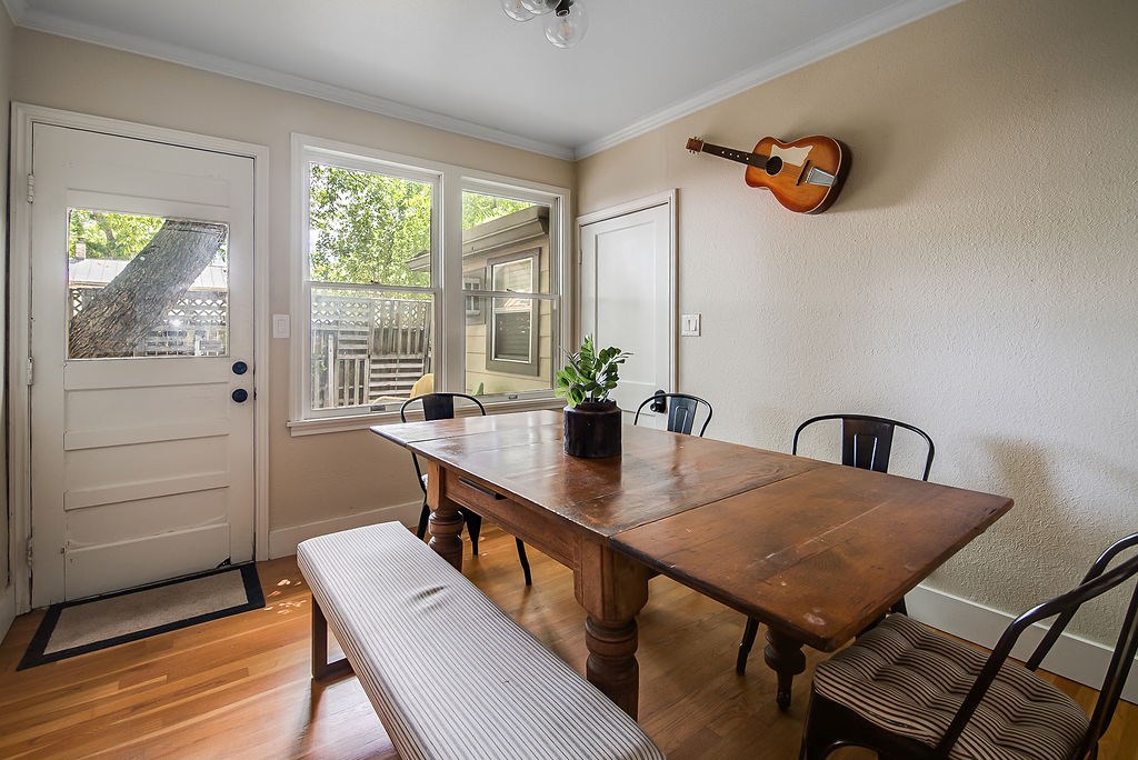 203 W Travis St