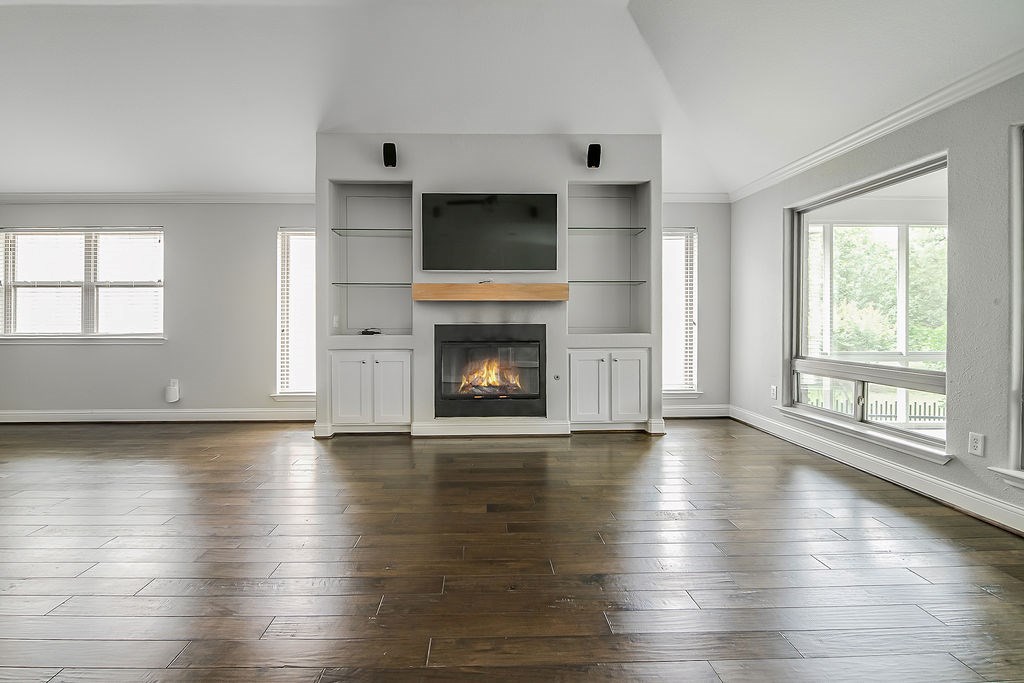218 E Creekview Dr