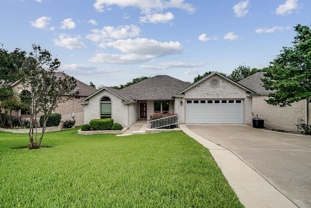 218 E Creekview Dr