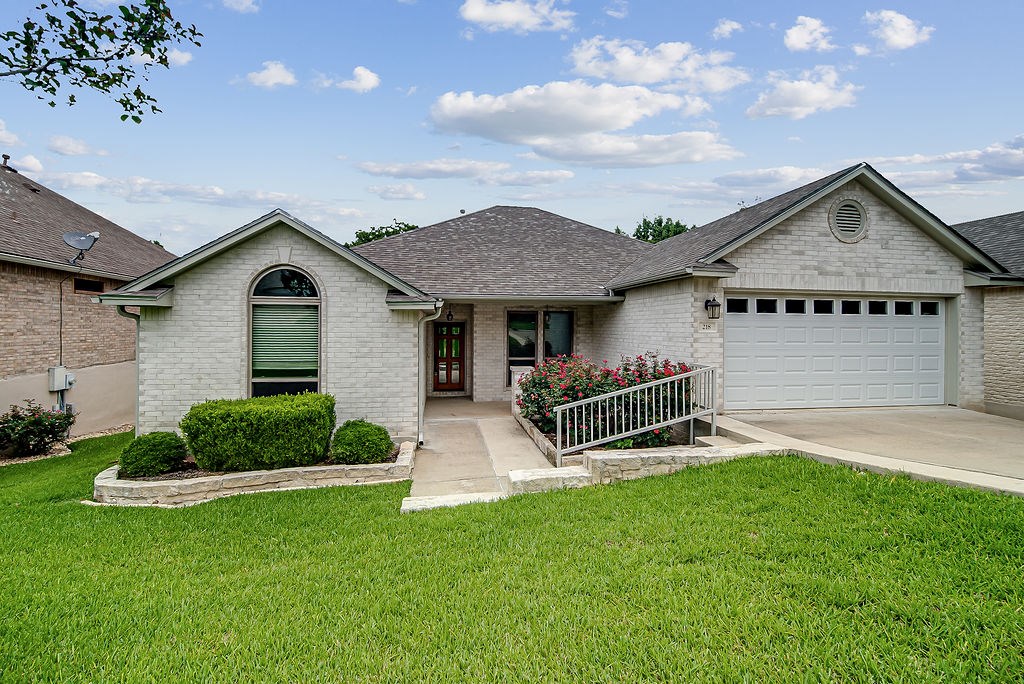 218 E Creekview Dr