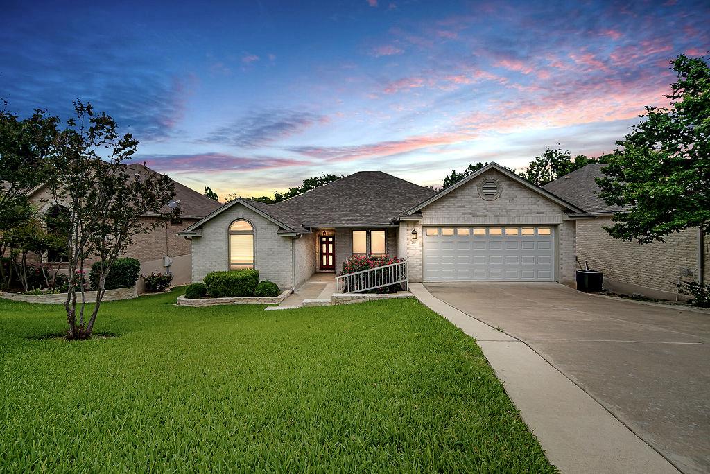 218 E Creekview Dr