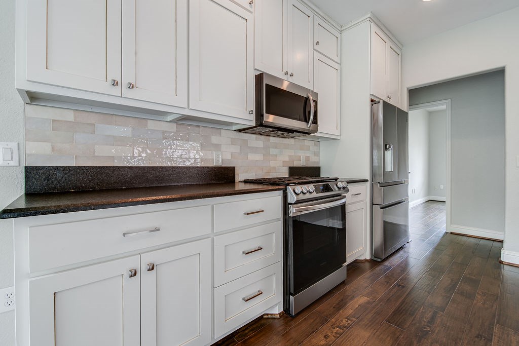 218 E Creekview Dr
