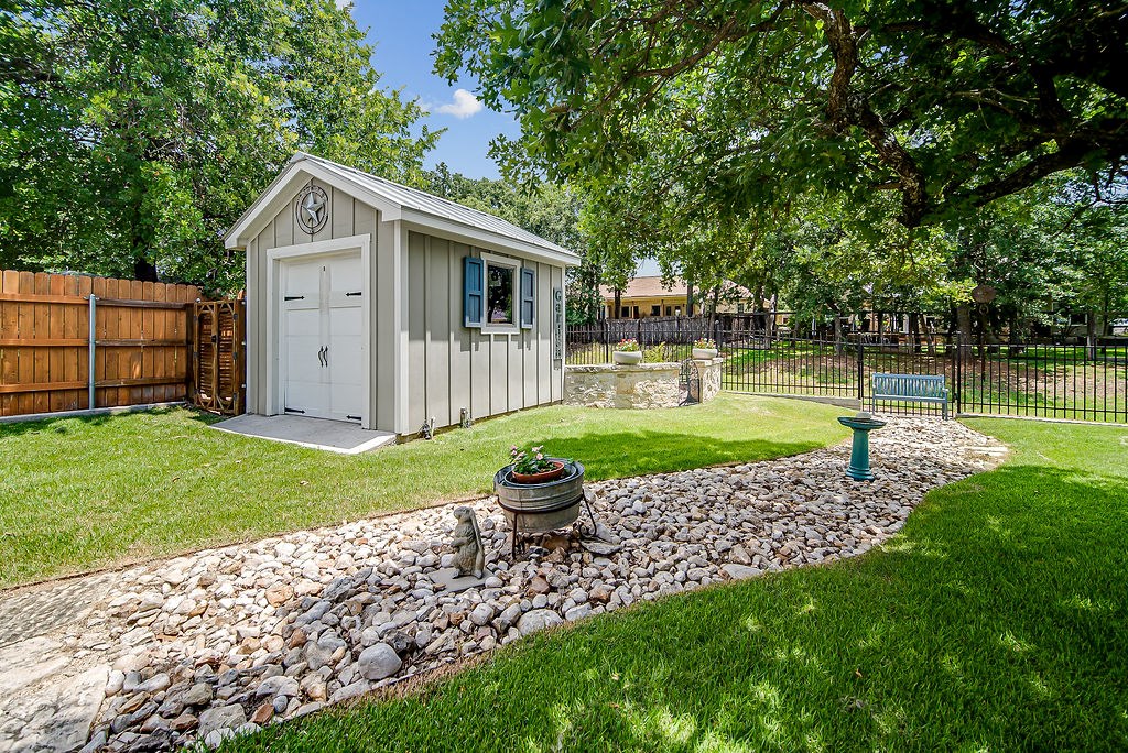 2219 Stone Meadow