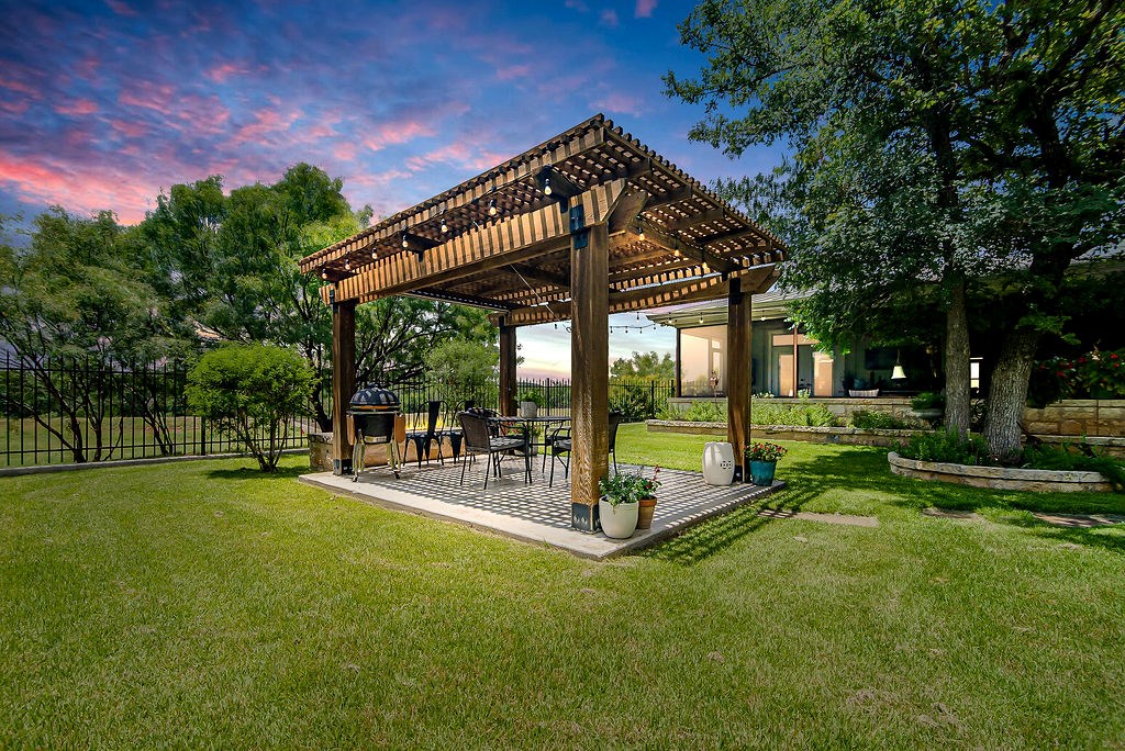 2219 Stone Meadow