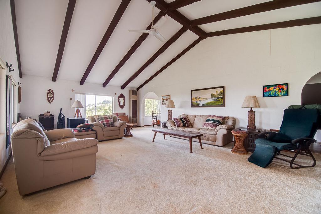 999 Royal Oaks Loop
