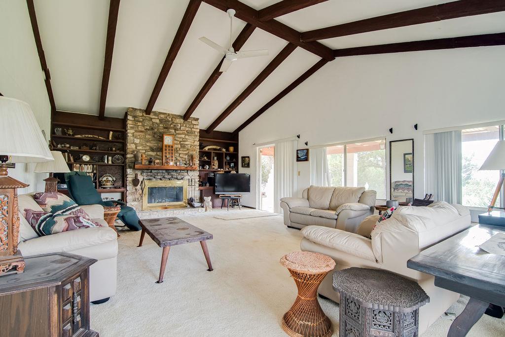 999 Royal Oaks Loop