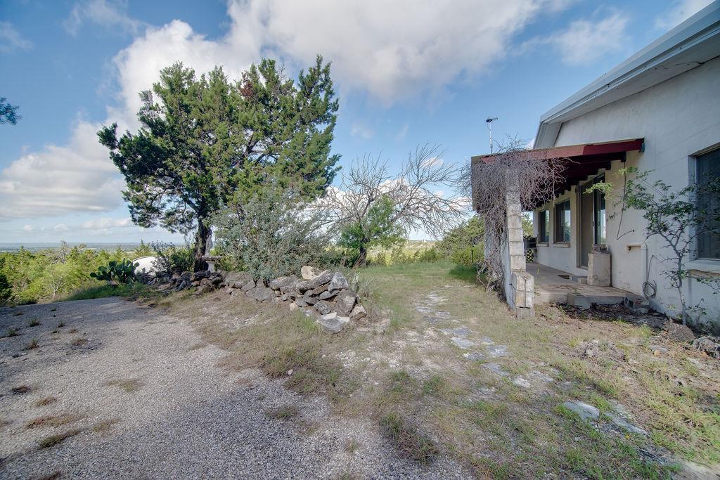 999 Royal Oaks Loop