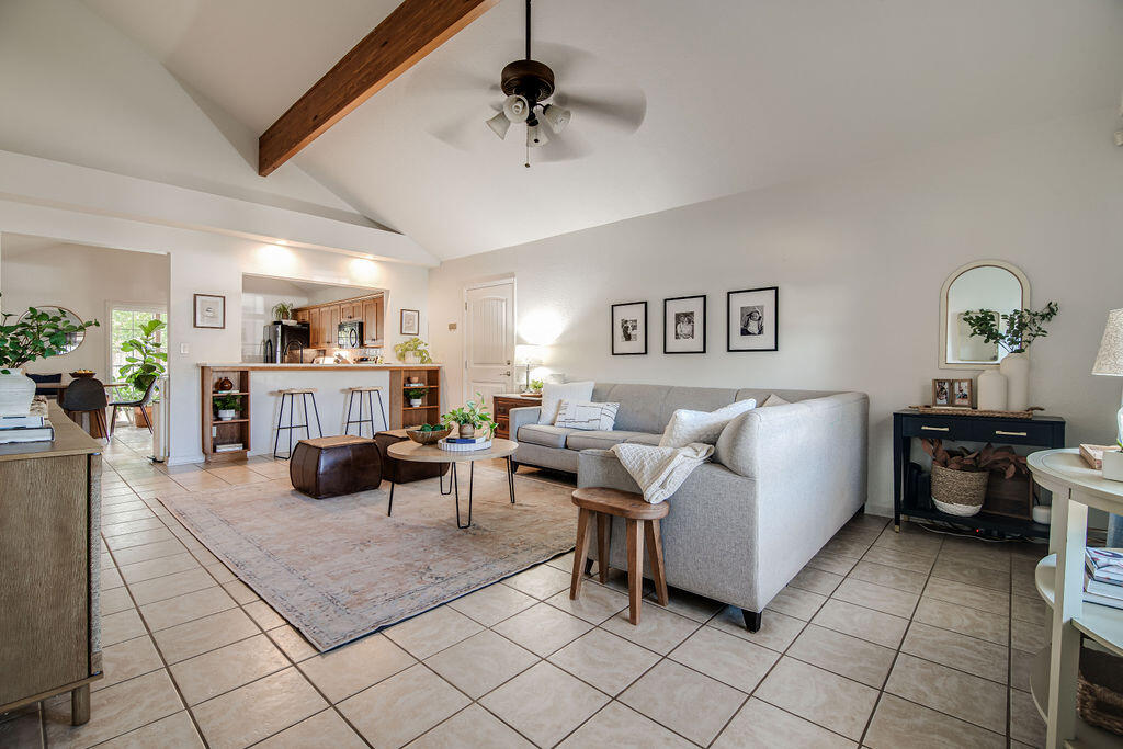 207 Green Oaks Loop
