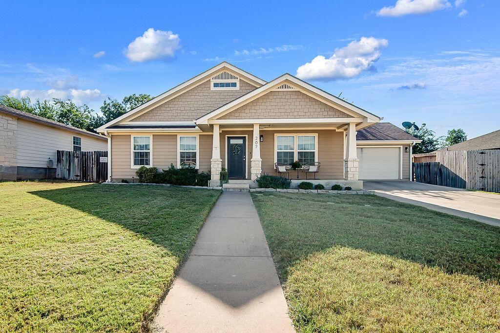 207 Green Oaks Loop