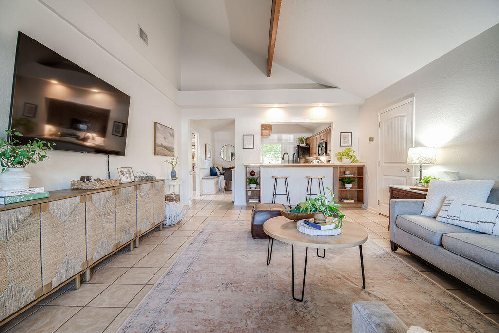 207 Green Oaks Loop