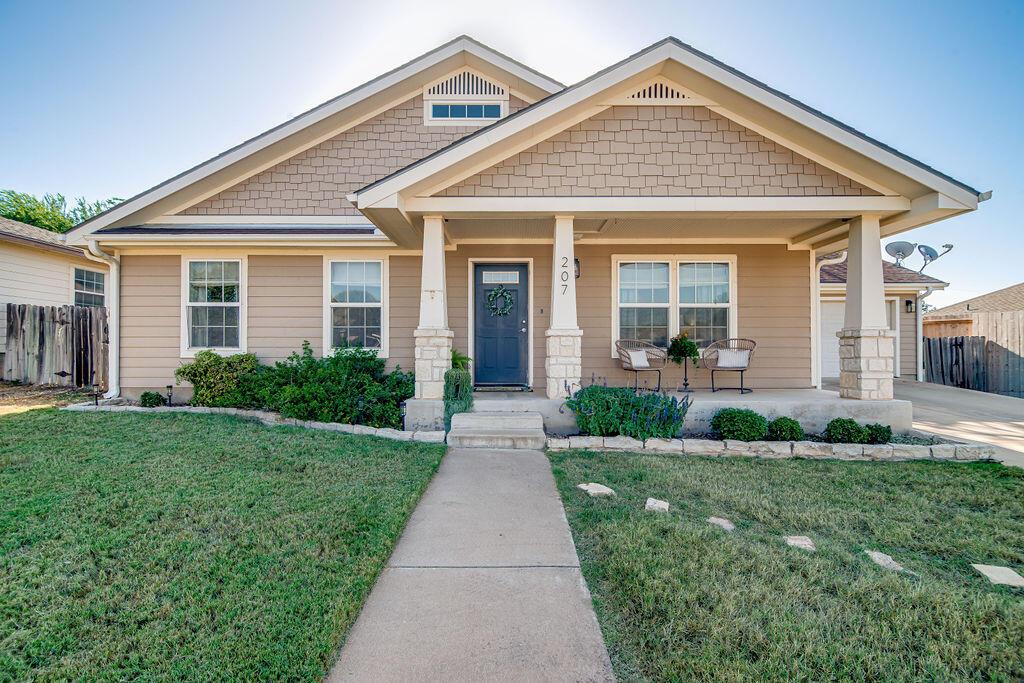 207 Green Oaks Loop