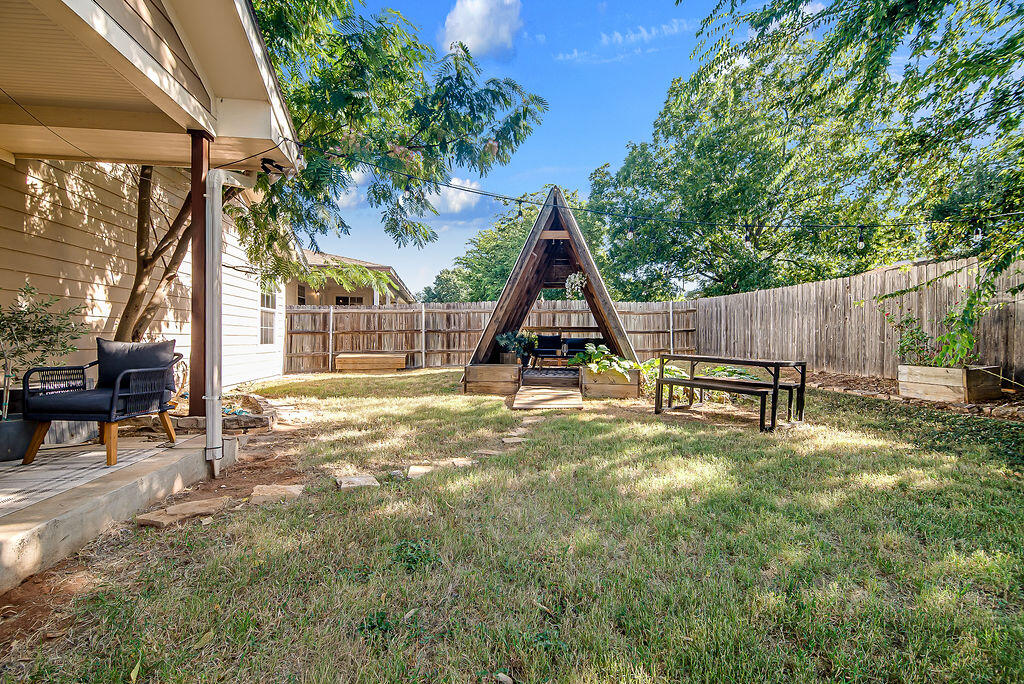 207 Green Oaks Loop