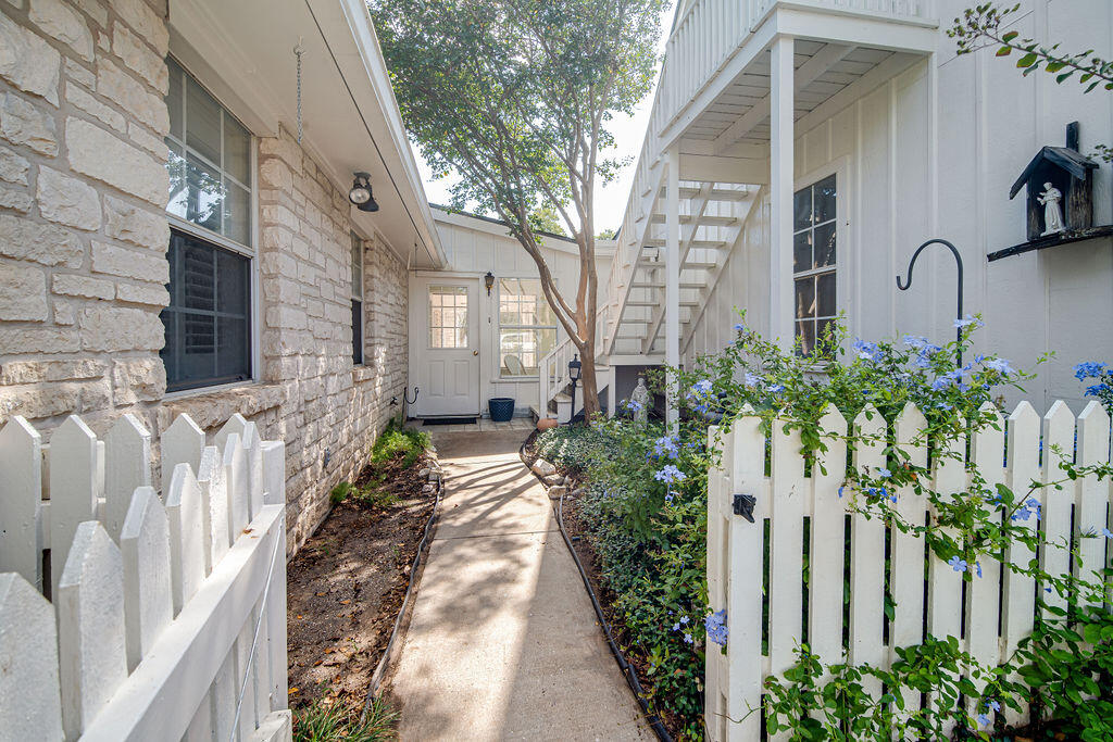 223 Edgewood Dr