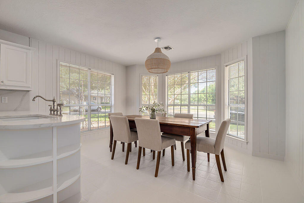 223 Edgewood Dr