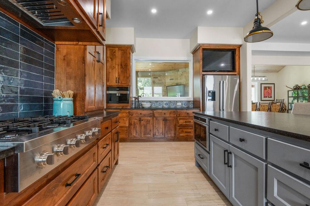 303 Ellebracht Dr