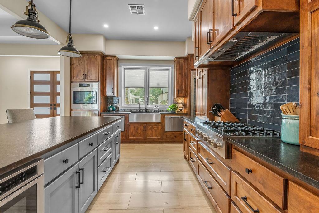 303 Ellebracht Dr