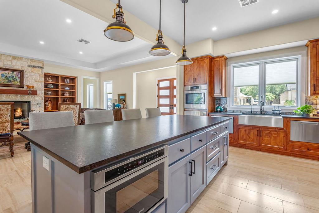 303 Ellebracht Dr