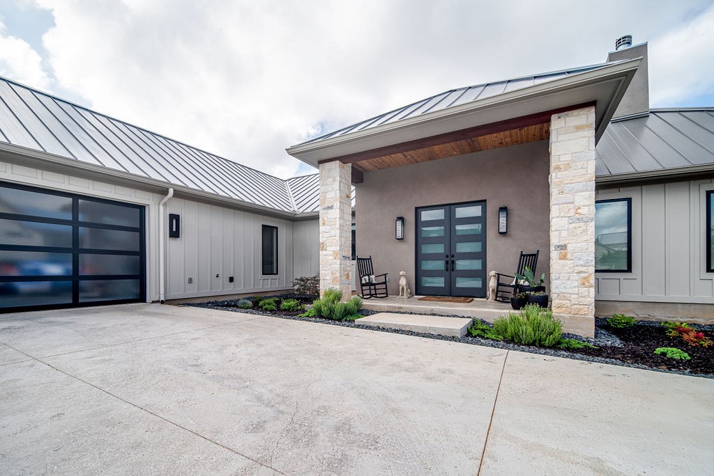 303 Ellebracht Dr