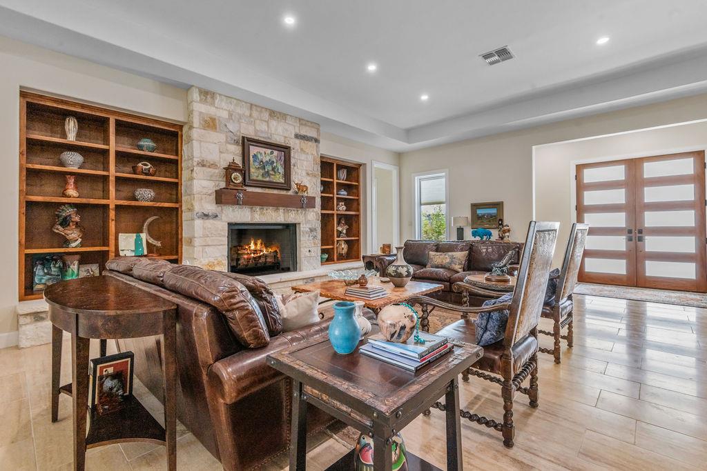 303 Ellebracht Dr