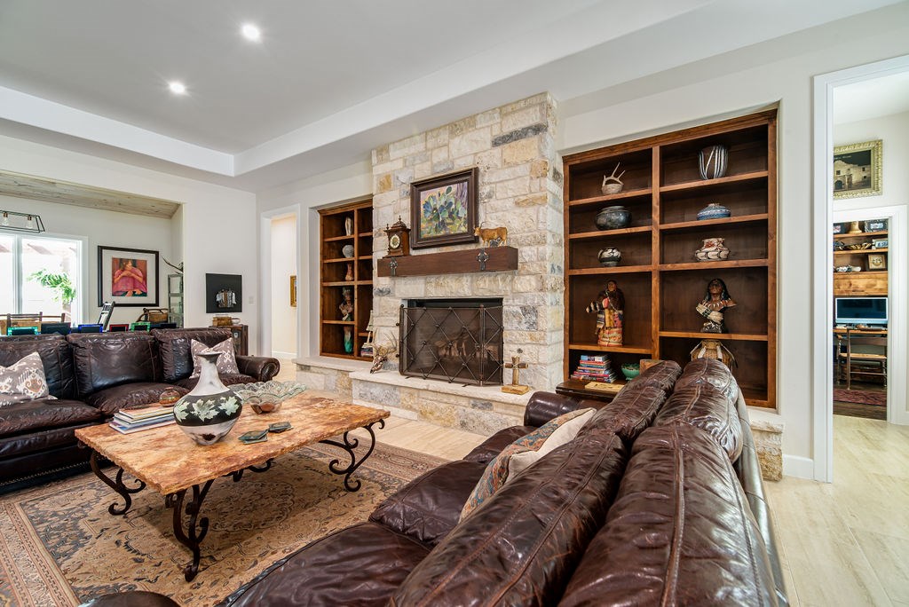 303 Ellebracht Dr